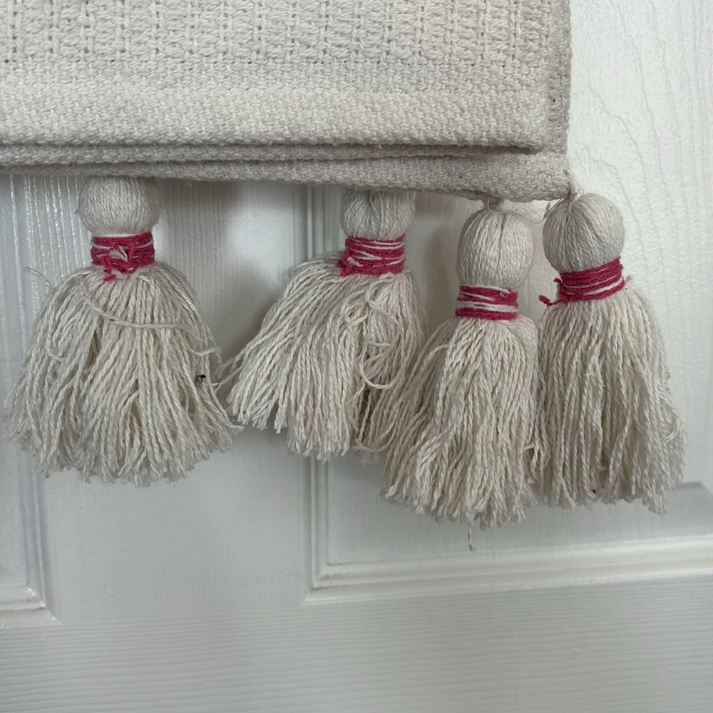 Viral TikTok Ghost Throw Blanket - Picture 5 of 8